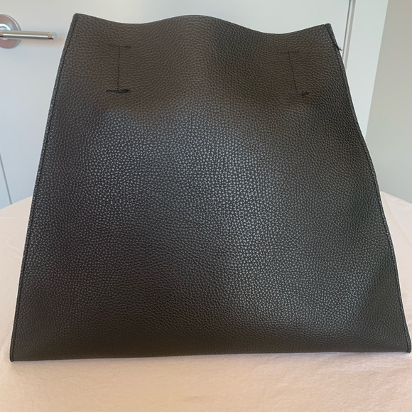 Donna Karan Black Leather unlined tote. Gently used. 15.5x5x13 - Picture 3 of 7
